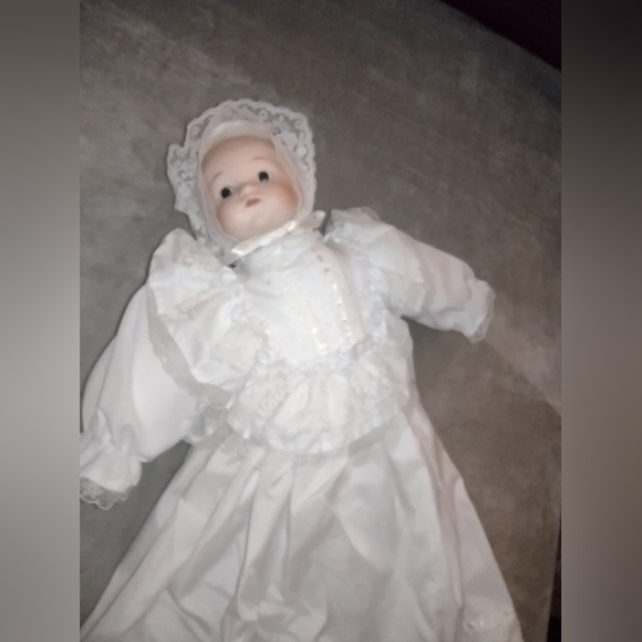 Vintage 80's Porcelain Baby Doll - Picture 6 of 6